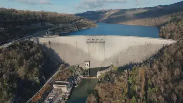 Задник до фільму "Barrage de Vouglans : un géant sous haute surveillance" #1798924