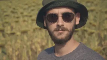 Задник до фільму "James Dinou" #824430