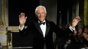 Задник до фильму"Armani and the Birth of Italian Fashion" #799323