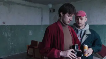 Задник до фільму "Class Photo" #822149