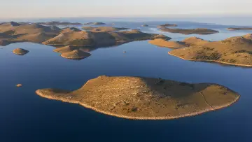 Задник до фильму"Croatias Coast - Endless and Wild" #1195131