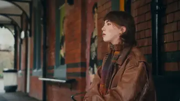 Задник до фильму"ONE SECOND LATE" #1143684