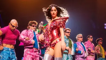 Задник до фільму "Katy Perry: The Lifetimes Tour – Live from Paris" #1585517