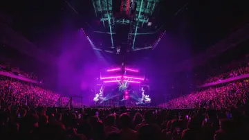 Задник до фільму "Katy Perry: The Lifetimes Tour – Live from Paris" #1585520