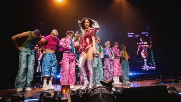 Задник до фільму "Katy Perry: The Lifetimes Tour – Live from Paris" #1633872
