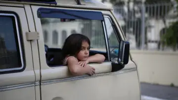 Задник до фільму "Eu, a Kombi e a Garotinha que Encontrei no Meio do Caminho" #1527963