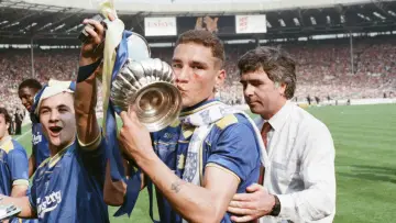 Задник до фильму"Untold UK: Vinnie Jones" #975847