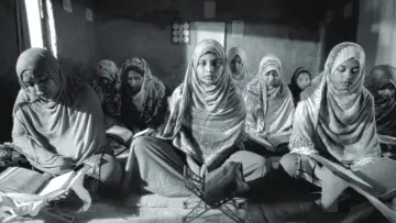 Задник до фильму"সাঁকোটা দুলছে" #915228