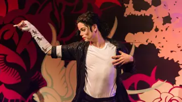 Задник до фильму"Michael Jackson : Les derniers secrets du roi de la Pop" #823689