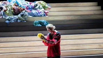 Задник до фільму "National Theatre Live: Electra/Persona" #1652402