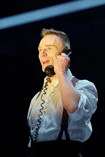 Постер до фільму "National Theatre Live: Man and Boy" #976909