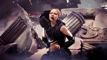 Задник до фильму"Apple Music Live: Lady Gaga MAYHEM Requiem" #816220