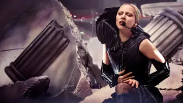 Задник до фильму"Apple Music Live: Lady Gaga MAYHEM Requiem" #816223
