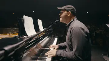 Задник до фильму"Sleeping At Last: Light Carries On" #820791