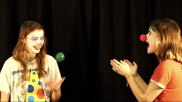 Задник до фильму"Clowning Around" #824216