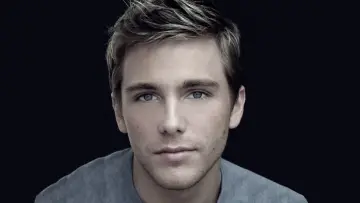 Задник до фильму"Bridegroom" #493417