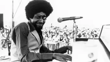 Задник до фильму"Bayou Maharajah: The Tragic Genius of James Booker" #928257