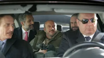 Задник до фильму"Benvenuto Presidente!" #299408