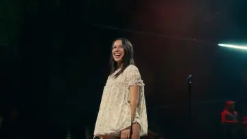 Задник до фильму"Billions Club Live with Olivia Rodrigo: A Concert Film" #823053