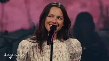 Задник до фильму"Billions Club Live with Olivia Rodrigo: A Concert Film" #823056