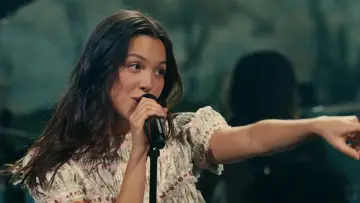 Задник до фильму"Billions Club Live with Olivia Rodrigo: A Concert Film" #823059