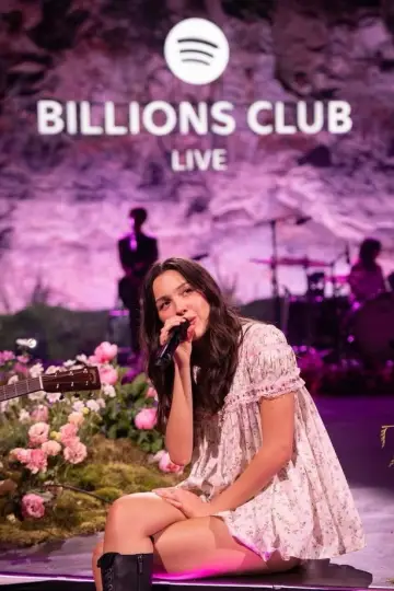 Постер до фильму"Billions Club Live with Olivia Rodrigo: A Concert Film" #823062