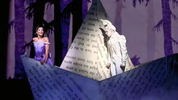 Задник до фильму"Royal Ballet & Opera 2026/27: Alice