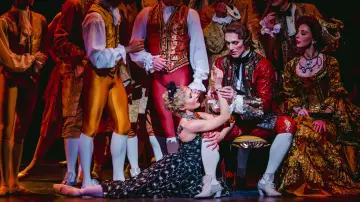 Задник до фильму"Royal Ballet & Opera 2026/27: Manon" #921824