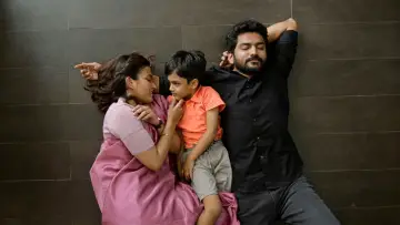 Задник до фильму"PaPa (O Naanna)" #1143675