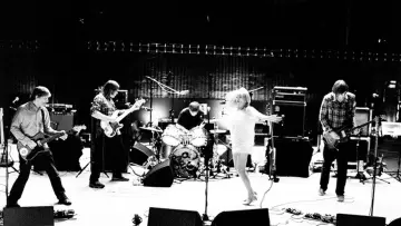 Задник до фільму "Sonic Youth: Full Set From The Basement" #1632921