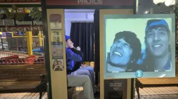 Задник до фильму"The Mall of Mystery" #1152149