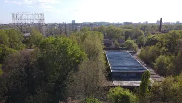 Задник до фильму"La Goccia - Il bosco nella città, la città nel bosco" #847688