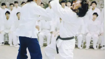 Задник до фильму""Opération dragon", la révolution Bruce Lee" #1159599