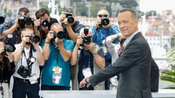 Задник до фильму"Tom Hanks, un héros ordinaire" #920221
