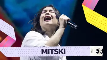 Задник до фильму"Mitski: Radio 1