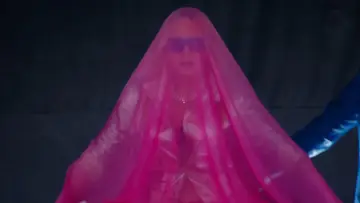 Задник до фильму"Grindr Presents: Madonna LIVE in New York" #914017