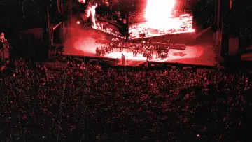 Задник до фильму"JON BELLION - LIVE FROM FOREST HILLS STADIUM" #918176