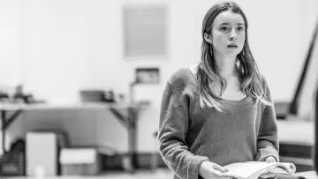 Задник до фільму "National Theatre at Home: Some Woman" #1757236