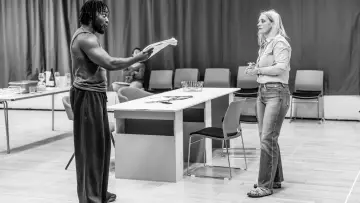 Задник до фільму "National Theatre at Home: Some Woman" #1757241