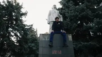 Задник до фільму "Pionul lui Lenin" #912266