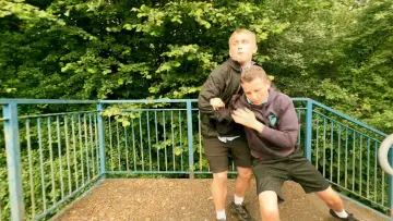 Задник до фильму"Attack On Allford 3: Too Cruel For School" #1192080