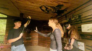 Задник до фільму "Attack On Allford 3: Too Cruel For School" #1211248