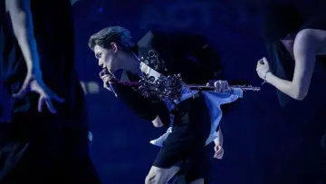 Задник до фильму"TOMORROW X TOGETHER WORLD TOUR 