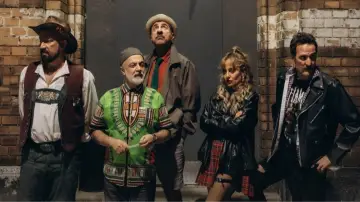 Задник до фільму "Çakallarla Dans 8: Şututgart Çıkarması" #1375353