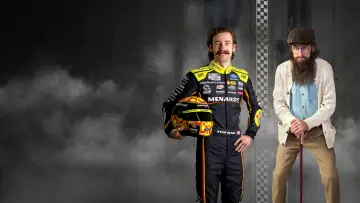 Задник до фильму"Eli Manning Presents: The Undercovers - Ryan Blaney" #956233