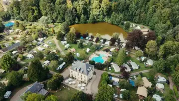 Задник до фильму"Le camping, un siècle de bonheur français" #929543