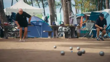 Задник до фильму"Le camping, un siècle de bonheur français" #929546