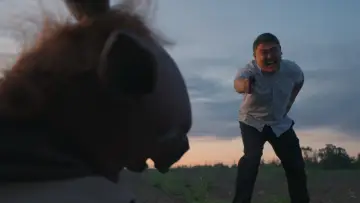 Задник до фільму "Конь в Пальто" #929967