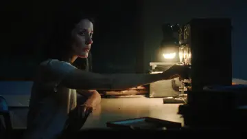 Задник до фільму "All the Way Down" #1822385