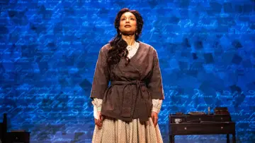Задник до фильму"Sally: A Solo Play" #934210
